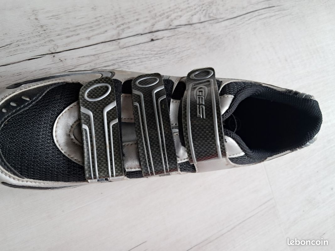 Chaussures vélo homme marque Ges pointure 44 avec cale .grise et velcro bon état (image 2)