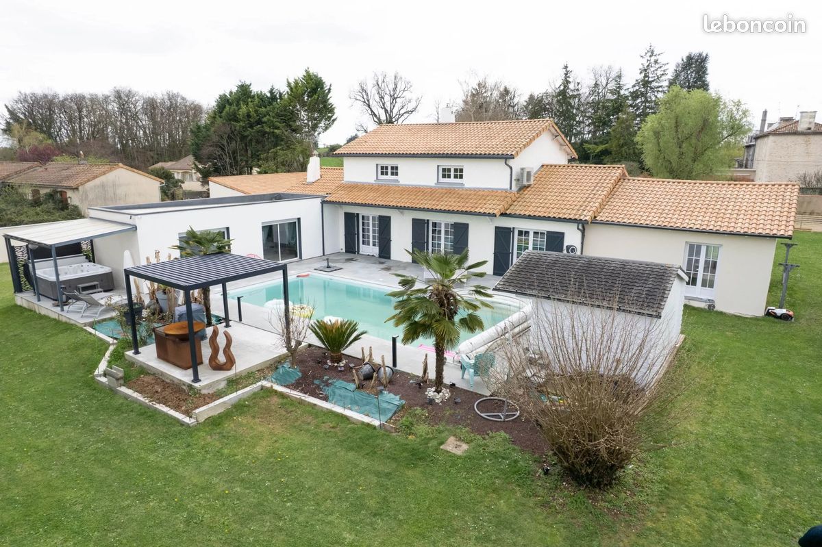 Maison 8 pièces 243 m² · à Cissé · 243 m² · 509 000 €