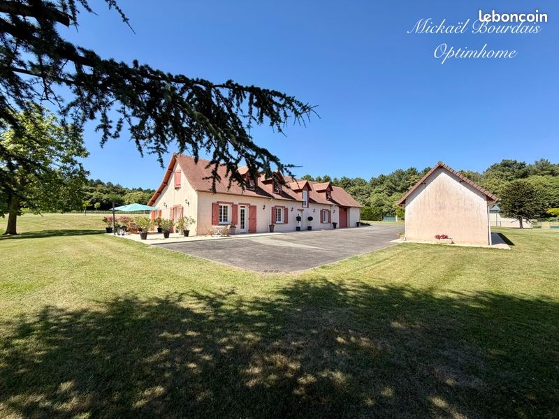 Maison 7 pièces 230 m² · à Oizé · 230 m² · 474 750 €