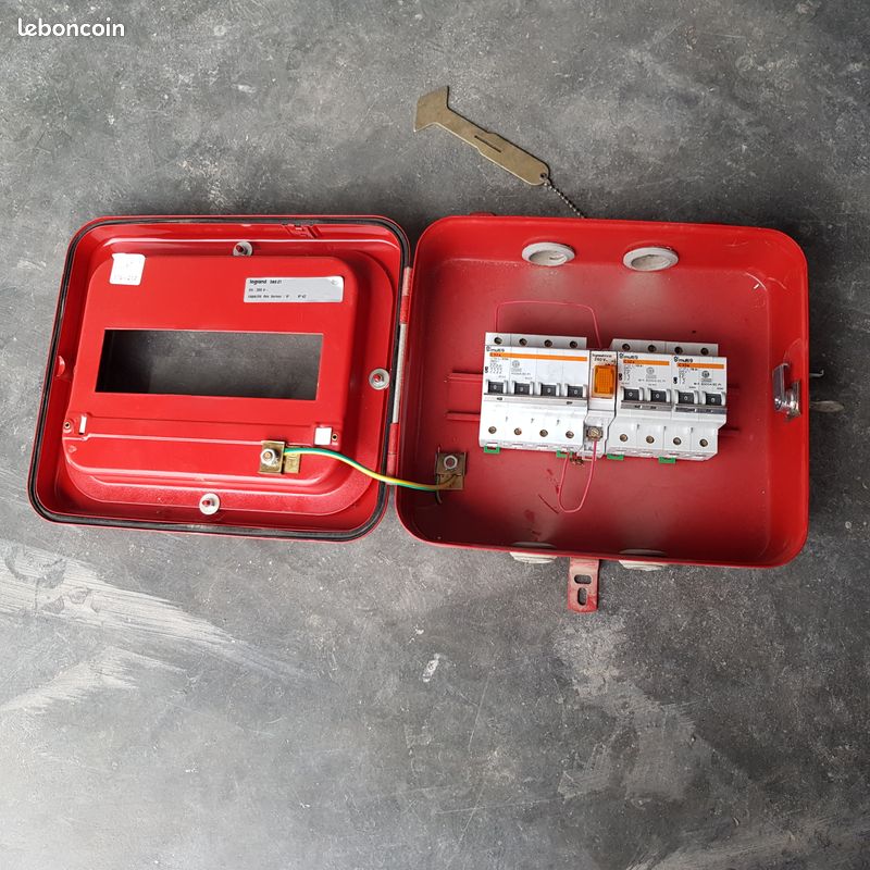 Coffret d'arrêt d'urgence chaufferie Legrand (image 2)