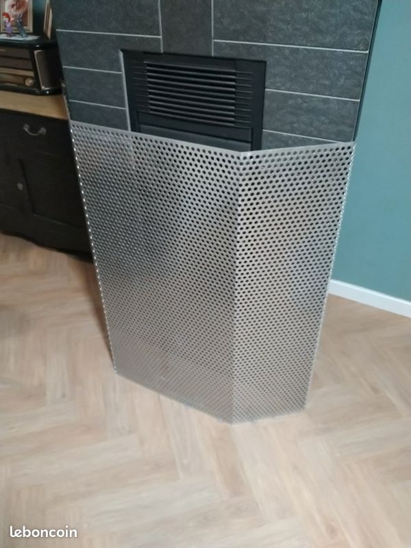 Grille de protection pour poêle à granulés (image 1)