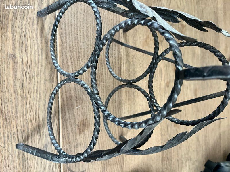 Porte bouteille en fer forgé (image 1)