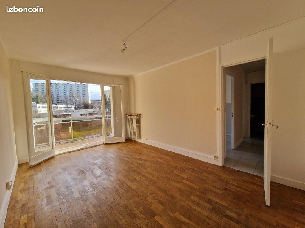 Appartement 2 pièces 43 m² · à Saint-Étienne · 43 m² · 560 €