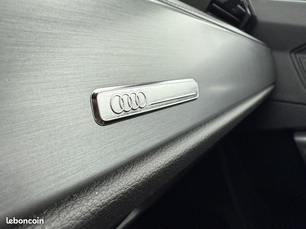 AUDI Q3 45 TFSIe 245 ch S tronic 6 S line (image 27)