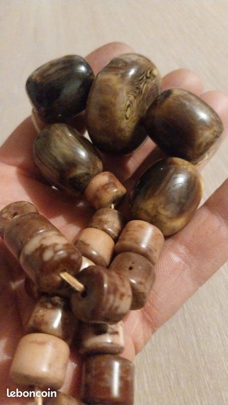Collier imitation bakelite (image 1)