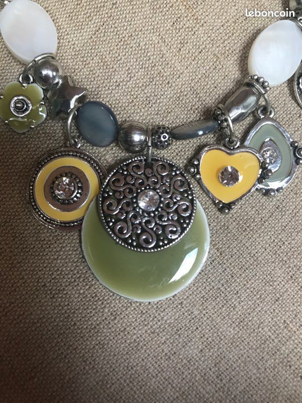 Collier (image 2)