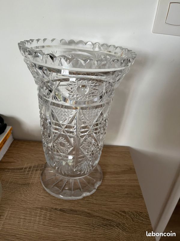 Vase en verre ancien (image 1)