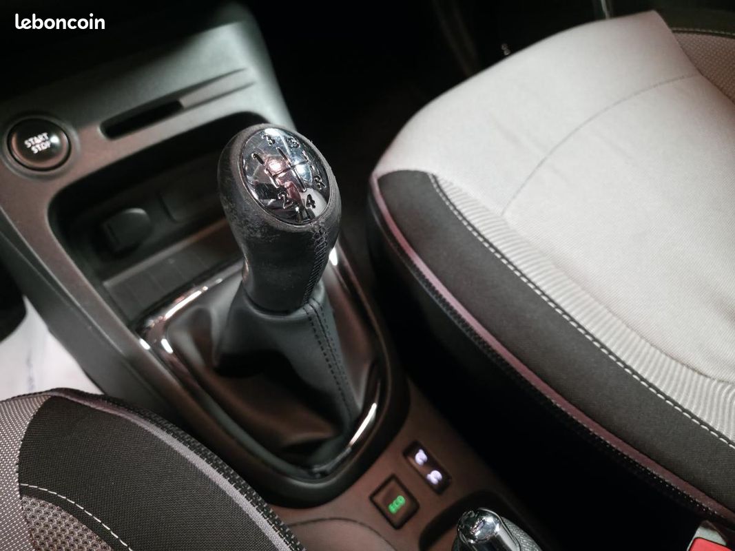 RENAULT CAPTUR 0.9 Energy TCe - 90 Intens (image 18)