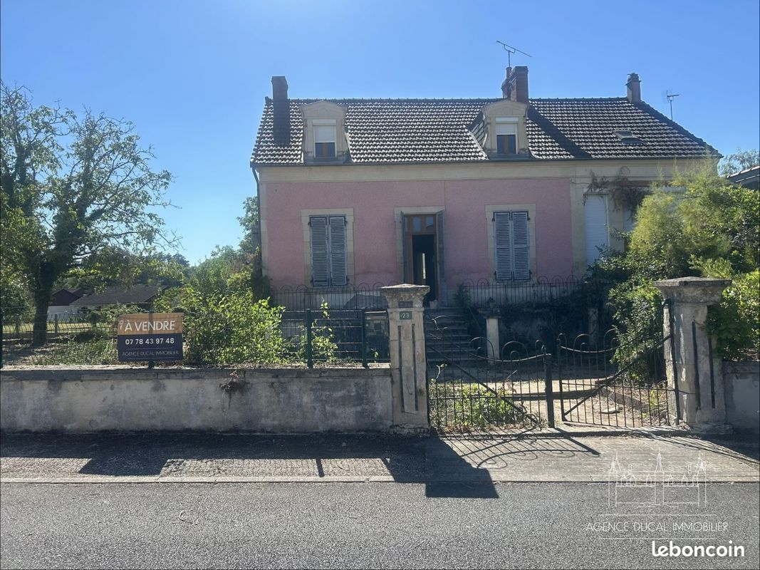 Maison 7 pièces 150 m² · à Pougues-les-Eaux · 150 m² · 50 000 €