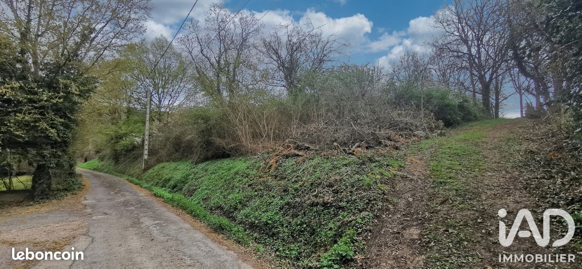 Terrain 1931 m² · à Mariol · 1 931 m² · 24 000 €