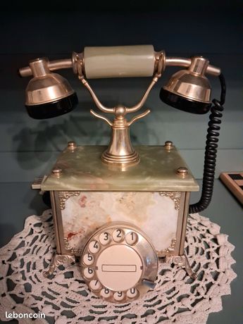 Téléphone ancien en marbre - France