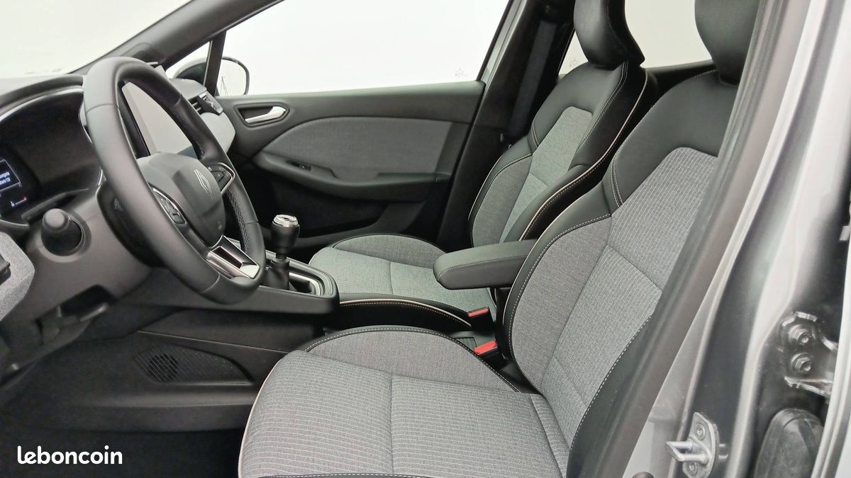 Renault clio tce 90 ch gsr2 techno (image 12)