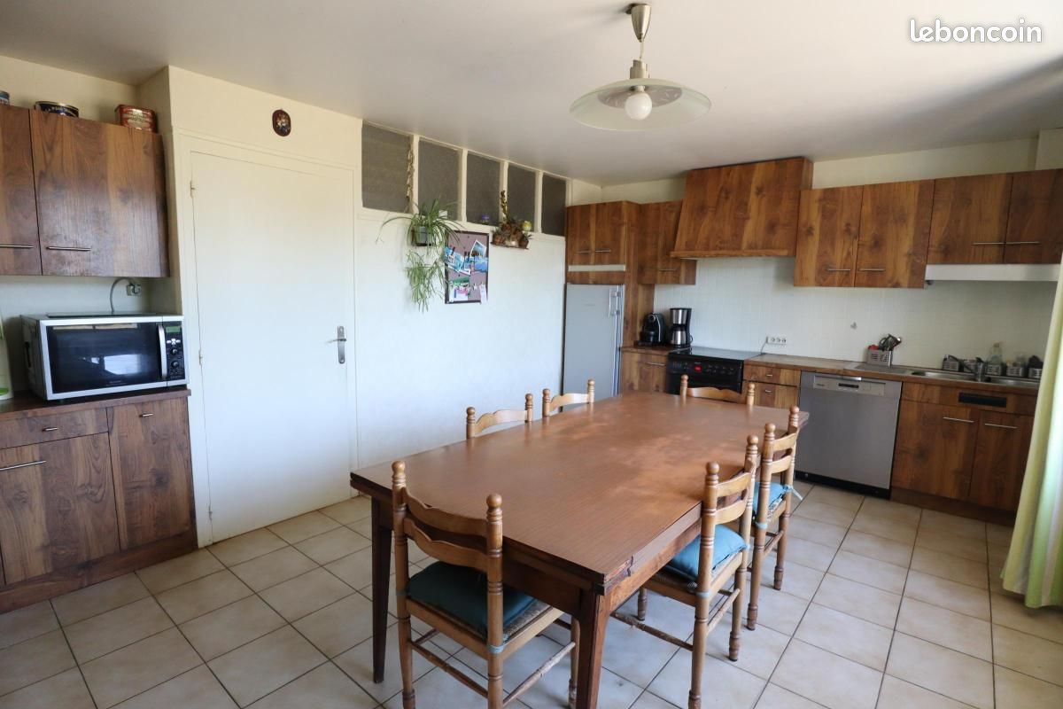 Propriété 12 pièces 239 m² (image 8)