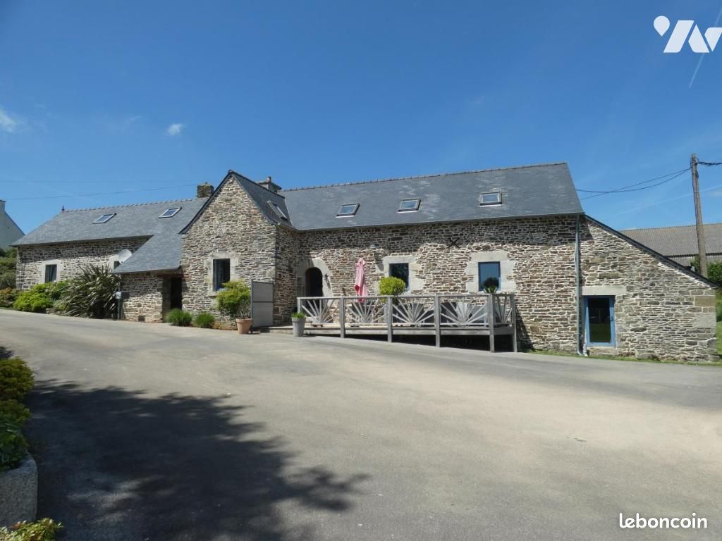 Maison 10 pièces 173 m² · au Cloître-Pleyben · 173 m² · 299 000 €