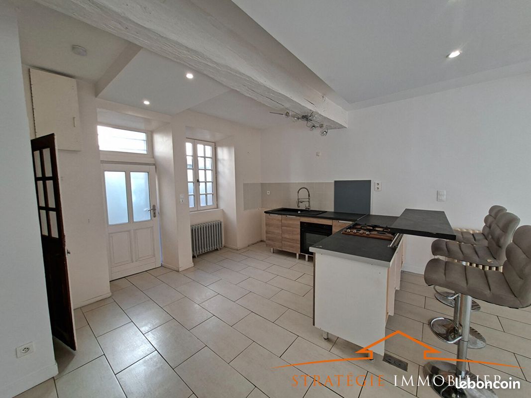 Maison 3 pièces 99 m² · à Saint-Gengoux-le-National · 99 m² · 640 €/mois