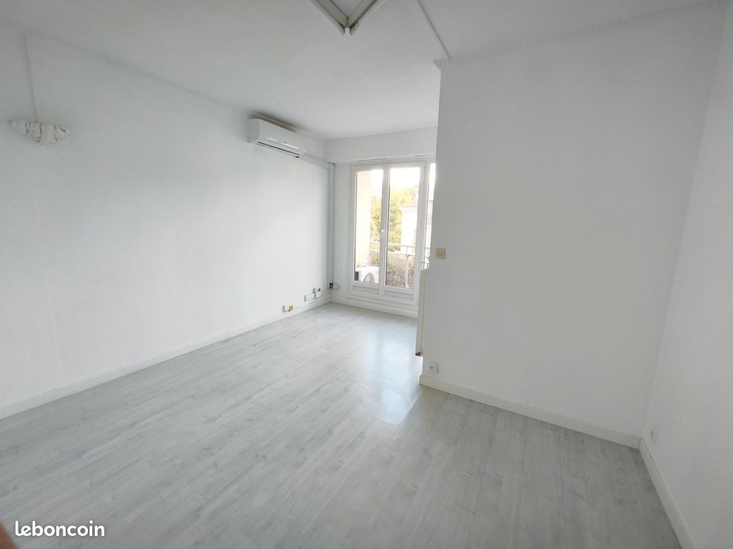 Appartement 1 pièce 21 m² · à Chelles · 21 m² · 850 €/mois