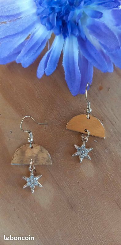 Boucles d'oreilles étoile dorée avec strass (fêtes) - Neuves (image 6)