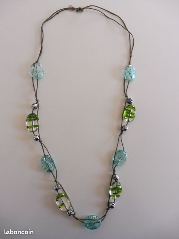 Collier fantaisie (image 1)