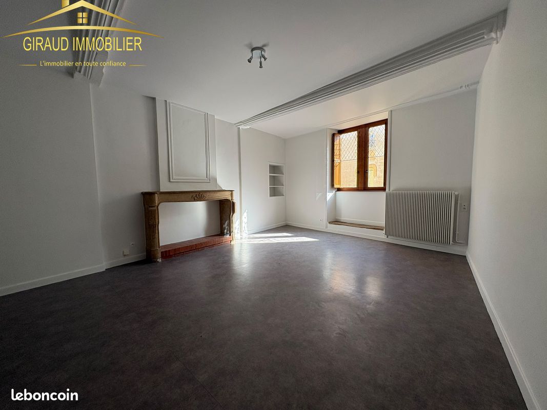 Appartement 3 pièces 89 m² · à Charlieu · 89 m² · 575 €/mois