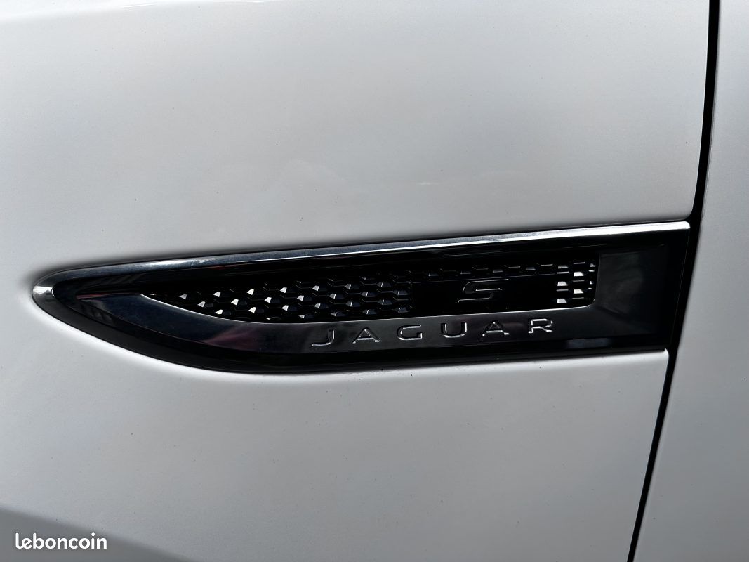 Jaguar e-pace jaguar e-pace 2.0d 150cv r-dynamic s 2018 (image 15)