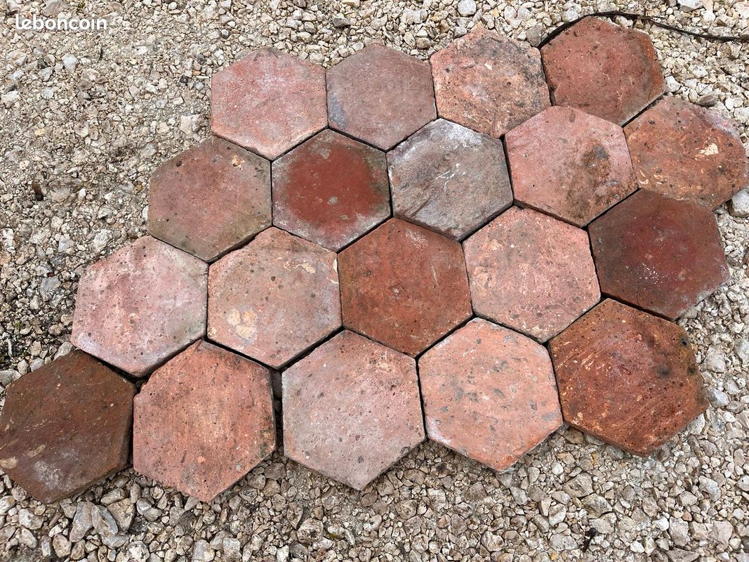 Tomettes hexagonales anciennes (image 1)