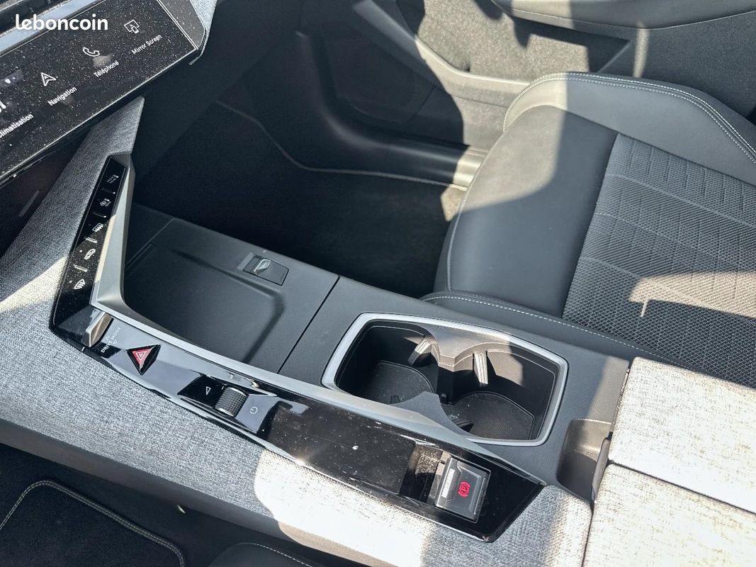 PEUGEOT 3008 1.2 hybrid 145 gt e-dcs6 (image 19)