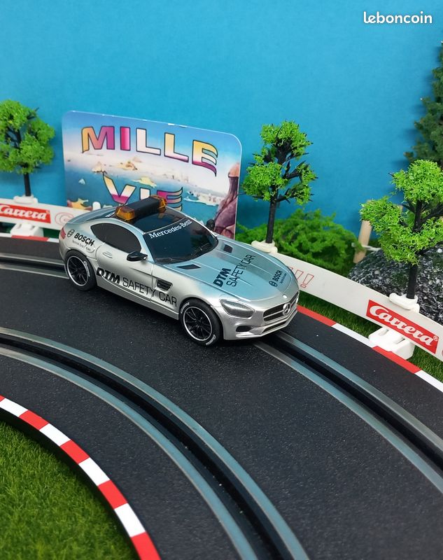 Voiture pour circuit Carrera AMG Mercedes Safety Car (image 2)