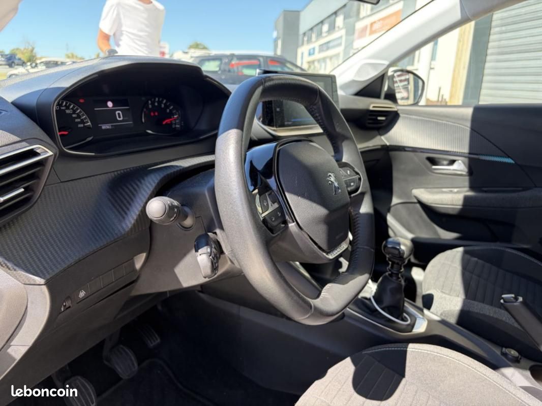 Peugeot 208 1.5 BlueHDi 100ch Style (image 14)