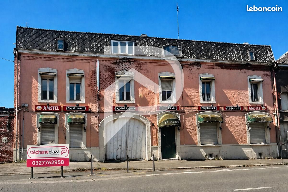 Maison 10 pièces 500 m² · à Le Cateau-Cambrésis · 500 m² · 169 900 €