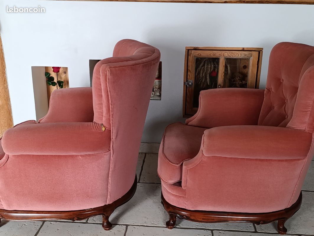 Salon vintage velours, dossiers hauts incurvés, canapé 3 places + 3 fauteuils, très confortables - Haute-Loire (image 9)