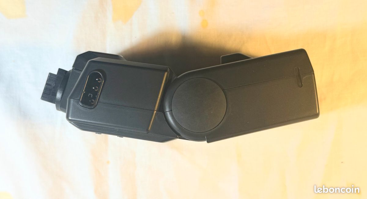 Appareil photo Reflex > NIKON F-401 < + Zooms et accessoires +Flashs +Sac à dos adapté- (image 12)