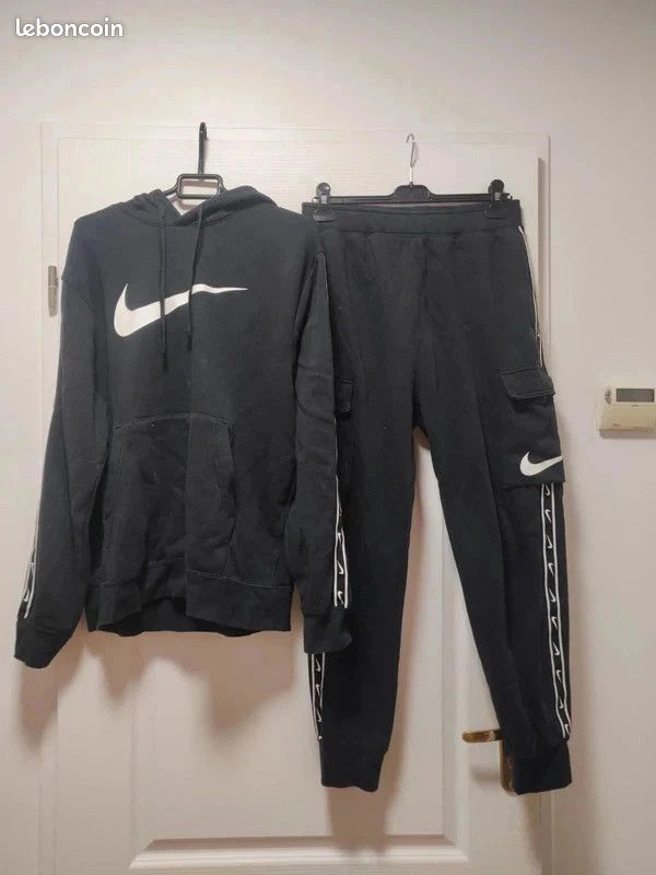 Ensemble jogging sweat noir Nike Repeat S/M Vêtements