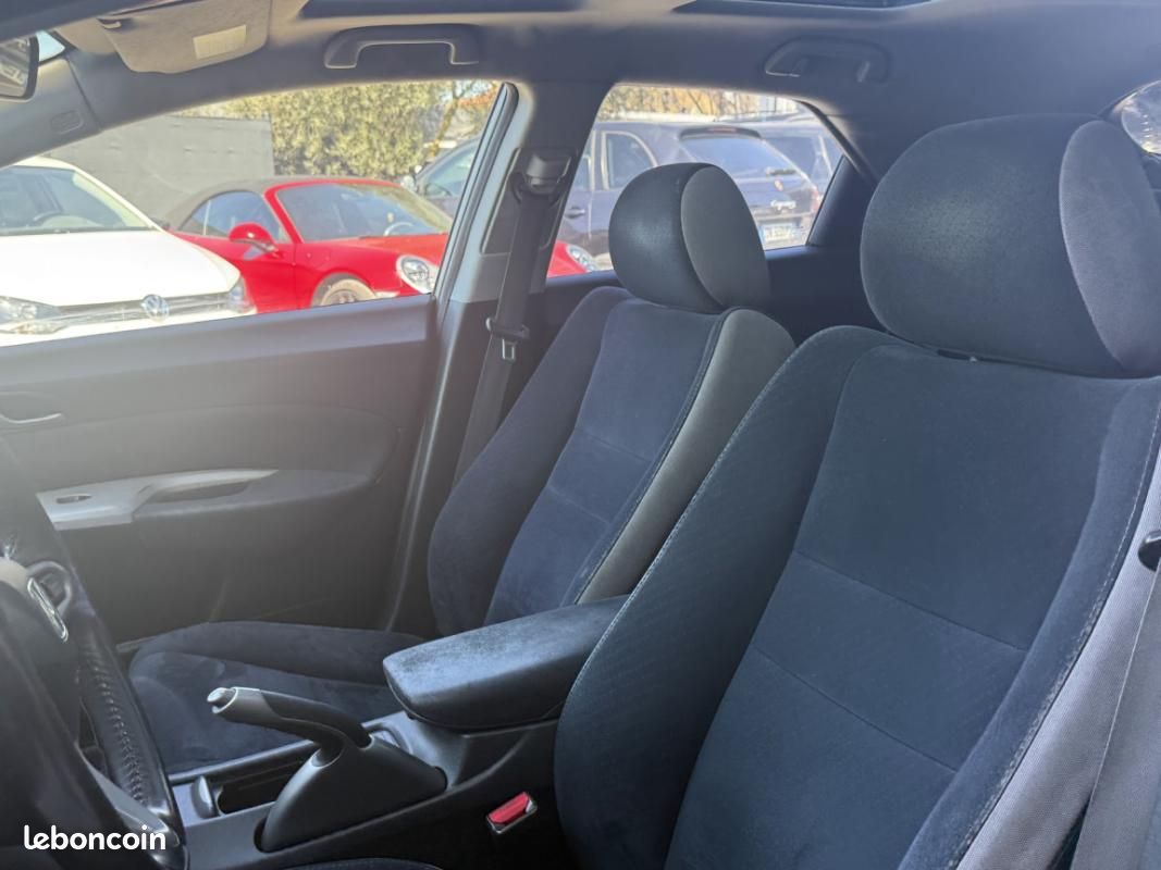 Honda Civic 2.2 i-CTDI 140cv Executive (image 16)