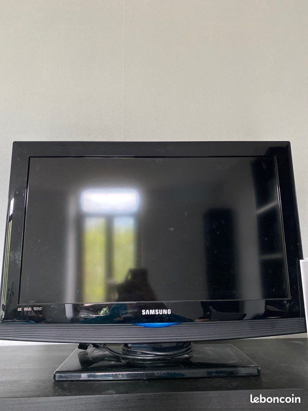 Télé Samsung 66cm 26pouces «  le26b350f1w » (image 5)