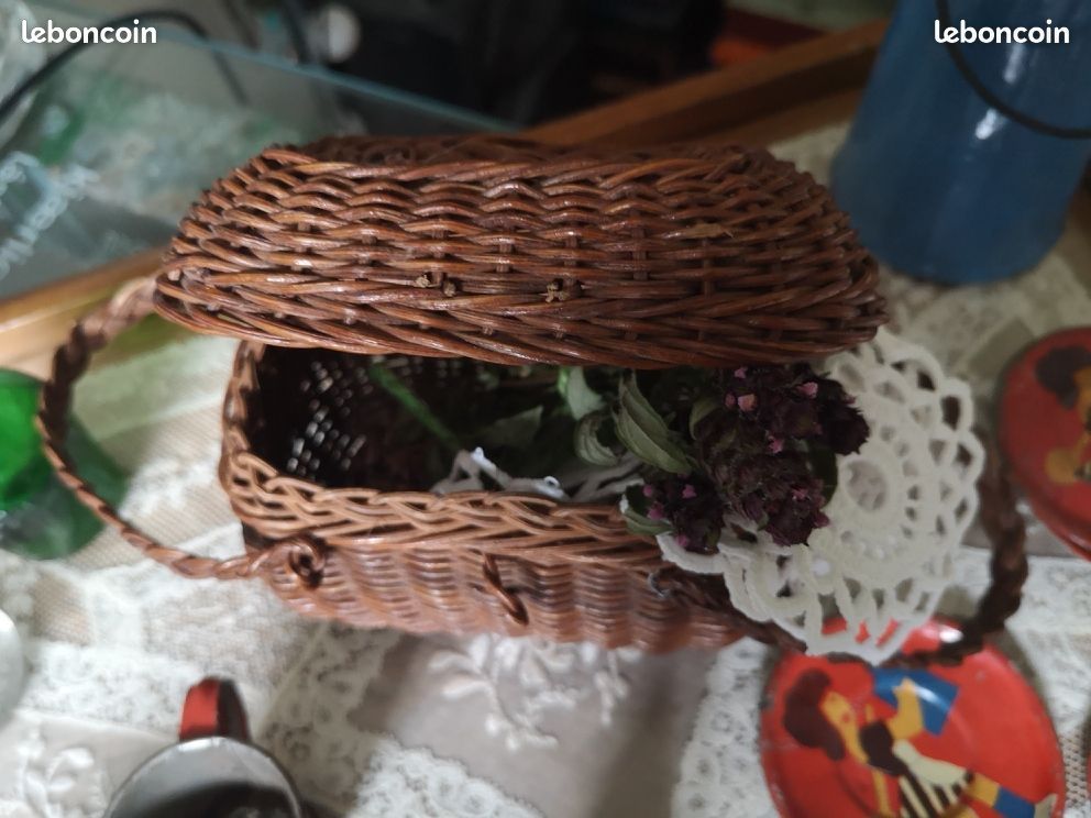 Petit Panier Rotin Pour Poupée – Ancien, France (vers 1900)