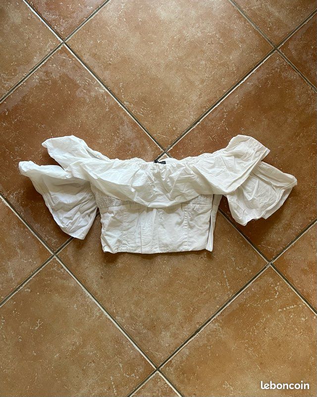 Petit Haut Zara Femme - épaules Dénudées - Manches 3/4 - Blanc - Occasion Très Bon état