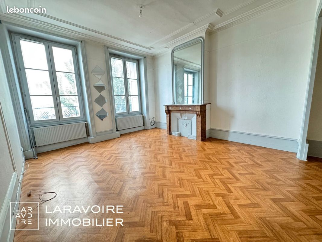 Appartement 3 pièces 75 m² · à Saint-Étienne · 75 m² · 84 000 €