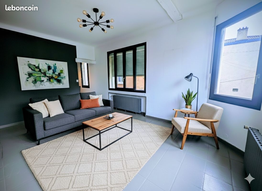 Maison 6 pièces 250 m² · à Champagne-au-Mont-d'Or · 250 m² · 549 000 €
