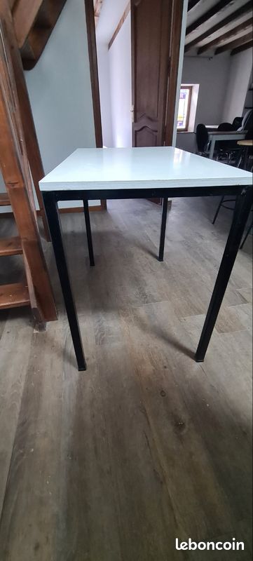 Table blanche (image 2)