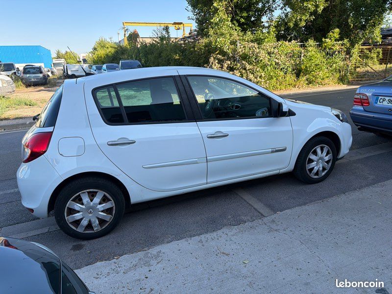 Renault clio 1.5 dci tom tom (image 3)