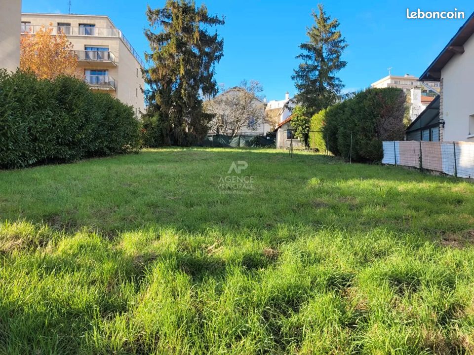 Terrain 600 m² Saint Germain En Laye · à Saint-Germain-en-Laye · 670 000 €