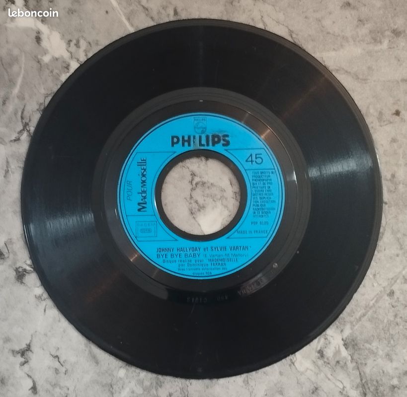 Johnny Hallyday Bye bye baby et JOHNNY HALLYDAY vous parle de sa collection (82) (image 1)