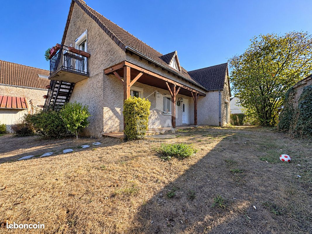 Maison 8 pièces 161 m² · à Brières-les-Scellés · 161 m² · 347 000 €