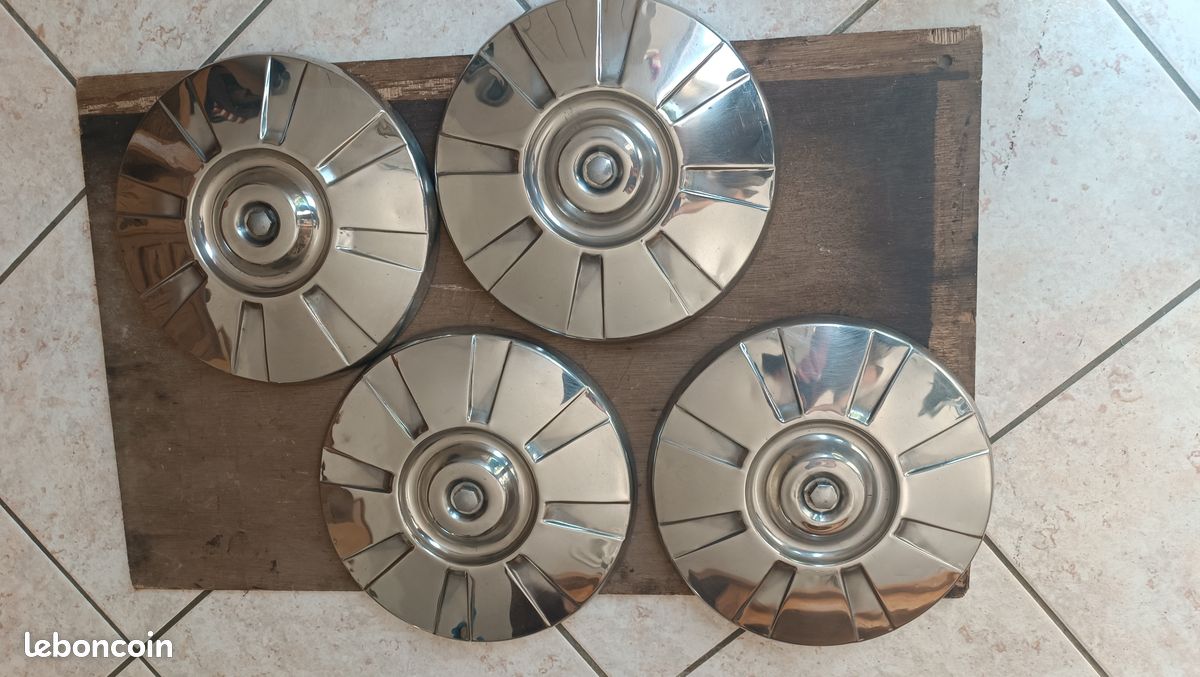 LOT DE 2 ENJOLIVEURS DE ROUE D/380mm...CITROEN DS ID PALLAS - Traca
