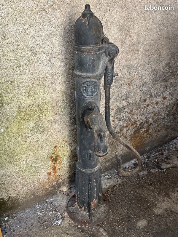 Pompe à eau à bras à l’ancienne (image 3)