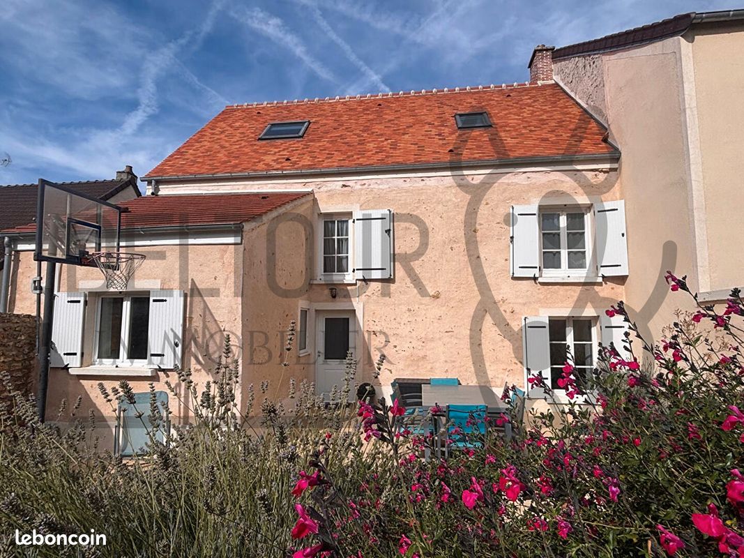Maison 8 pièces 157 m² · à La Celle-sur-Morin · 157 m² · 349 000 €