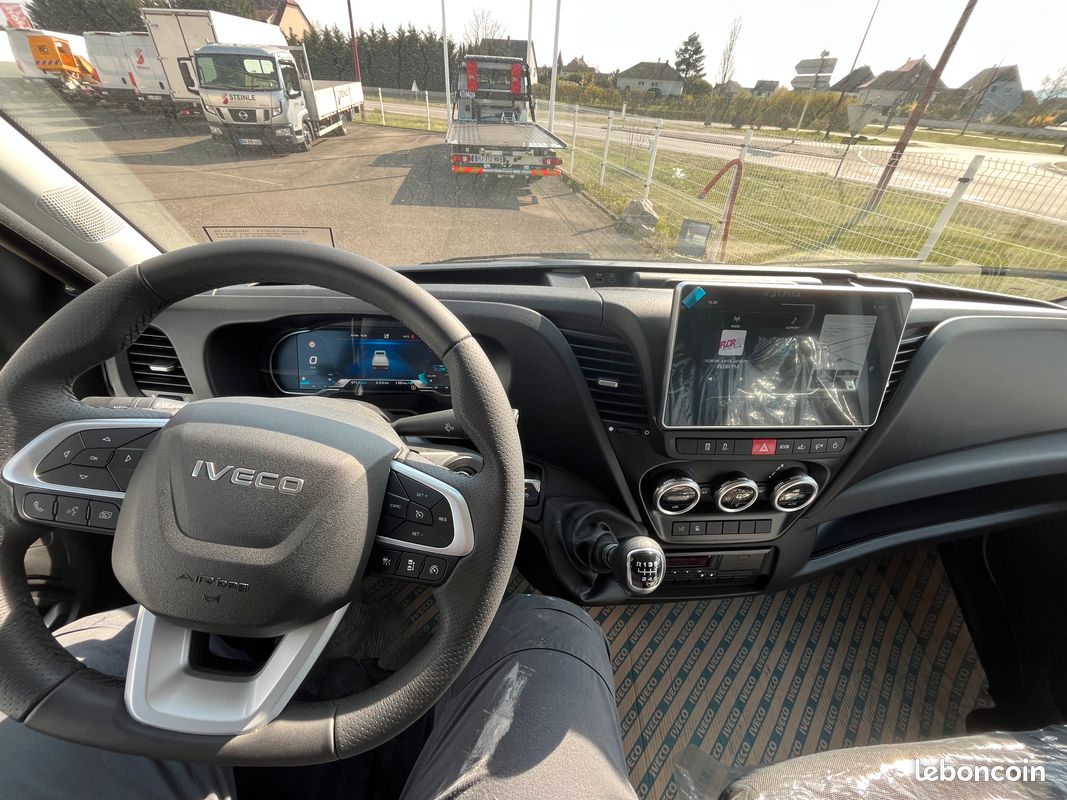 Iveco daily my24 72c18 depanneuse neuve (image 3)