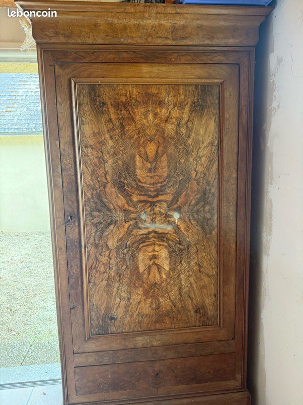 Armoire en bois (image 1)