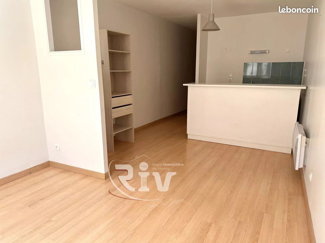 Appartement 1 pièce 32 m² · à Beaurepaire · 32 m² · 360 €/mois