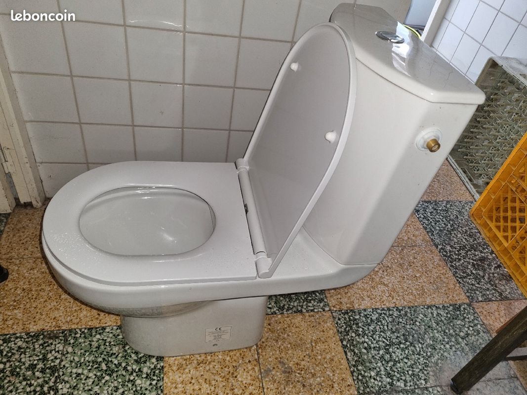 Toilette neuf jamais servi (image 3)